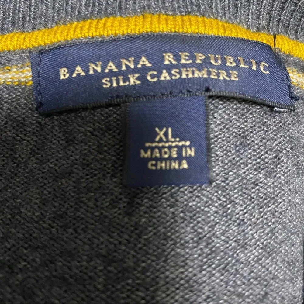Banana Republic silk cashmere long sleeve men’s sweater size XL